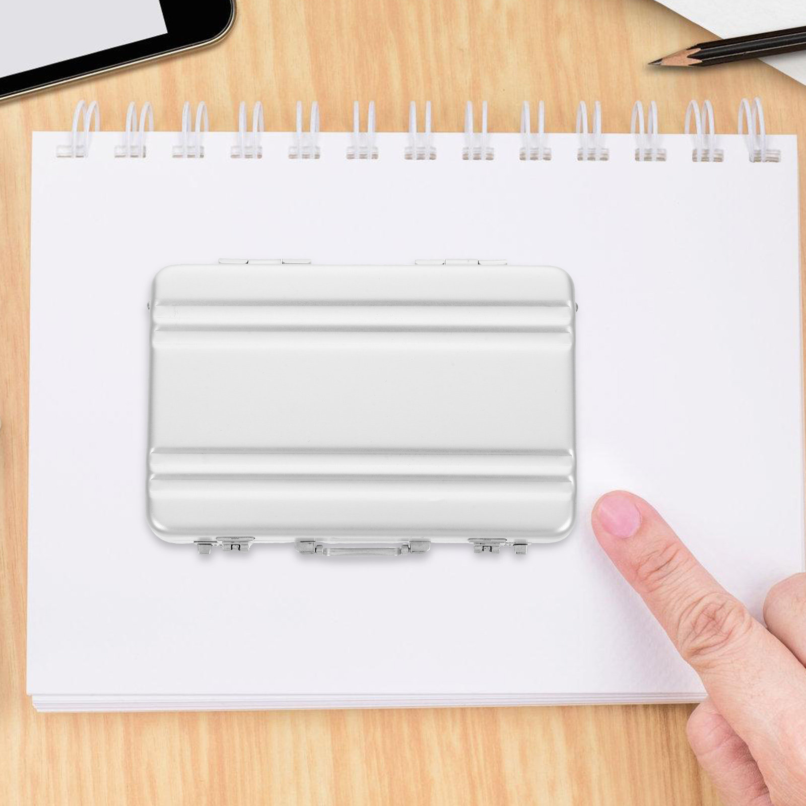 Smukłe, wytrzymałe etui na kar – Card Index Box recenzja i cena